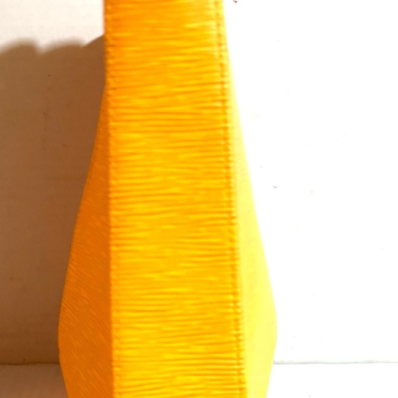 Handmade mustard acrylic handle handbag - Picture 3 of 6